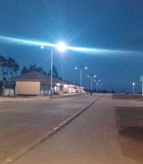 江宁区非洲科特迪瓦太阳能路灯工程